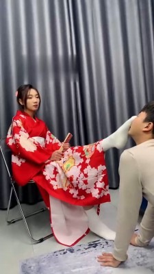 直播视频 《术术》和服专场玩学长 [17分26秒]
