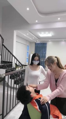 直播视频 《艾伦》姐妹花户外开发男抓回家调《双视角完整版》 [30分19秒]