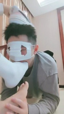 资讯|直播视频 《妮蔻》夜跑后超臭原味脚辱 [48分56秒]