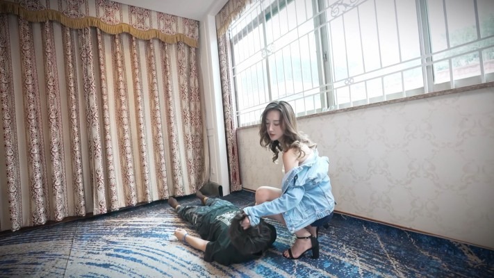 资讯|Magic︱Mirror 魔镜少女 [MagicIMirror 魔镜少女]—随DJ牛仔裤脸上摇摆 [32分35秒]