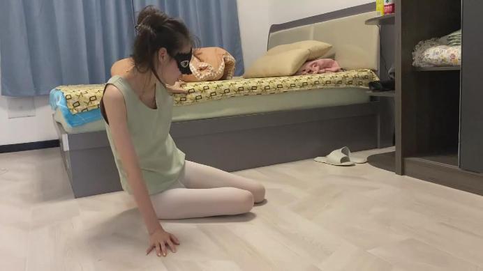活力诗蔓 莫名的复仇！虐掰美腿脚踝的痛楚！ [13分59秒]