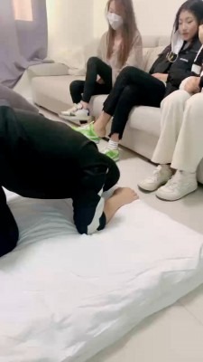 资讯|直播视频 《精神小妹》3S素人学生狗辱情侣狗 [30分19秒]