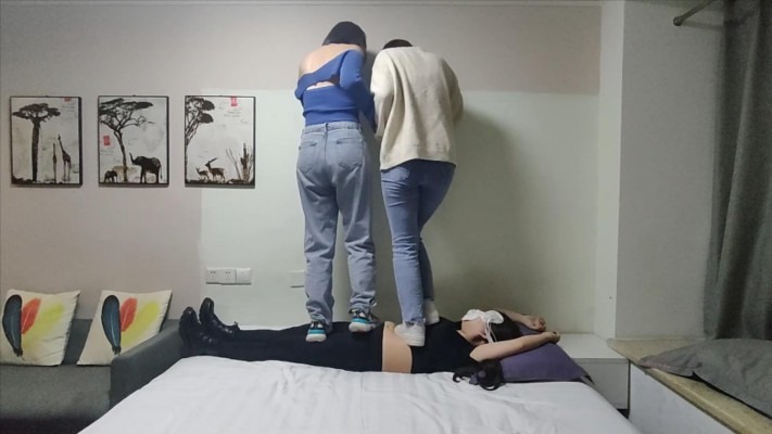 女王女主 《珂珂女m》带男朋友看我是怎么被主子和她闺蜜全体重踩踏的 [48分56秒]