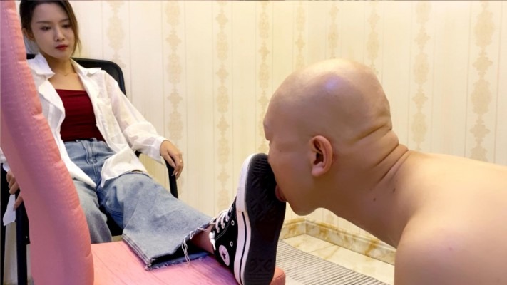 资讯|W.K.T女王团 《W.K.T》—帆布鞋对毯子独特的爱 [48分56秒]