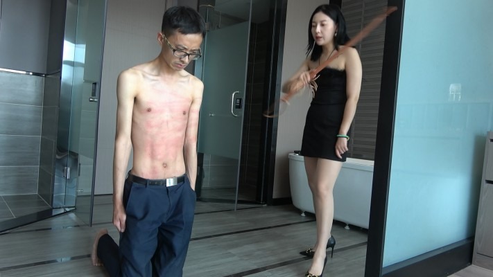 资讯|彼岸花 《彼岸花》鞭罚竹竿贱狗 [21分55秒]