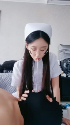 直播视频 《猫神大人》护士姐姐呕吐物喂食脚垫 [48分56秒]