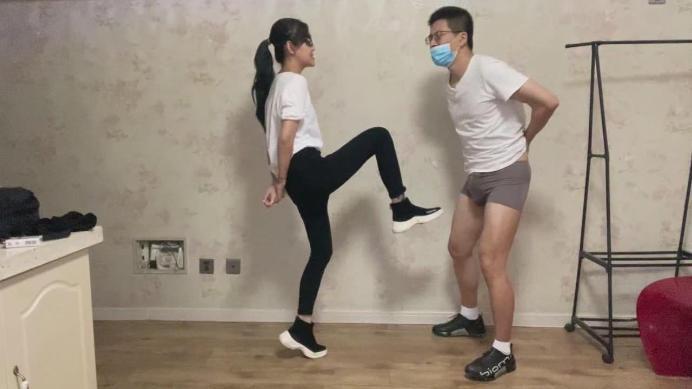 小思High踢 美女房东系列二：阿晴的孪生妹妹突然来访 [17分26秒]