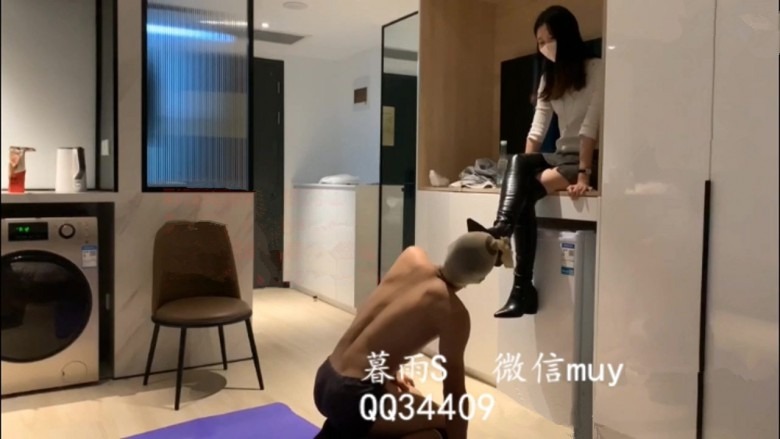 女王女主 暮雨S过膝长靴踩踏踢打强力羞辱靴奴 [48分56秒]