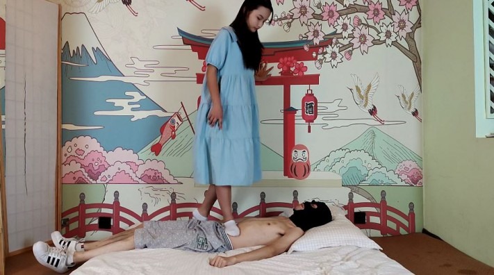 女王女主 小姐姐棉袜跳踩 [48分56秒]