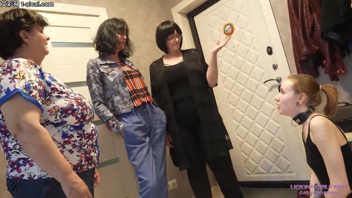 欧美调教 LGF女女-伺候3熟女！母狗闻舔Salma和她的熟女闺蜜阿姨们的重口棉袜臭汗脚！ [30分19秒]