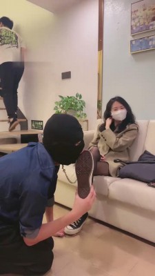 直播视频 《深圳万一》帆布鞋黑丝长腿模特调狗奴 [48分56秒]