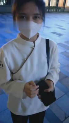 直播视频 《梵高》真实-成功2个美女路人舔鞋闻脚 [23分34秒]