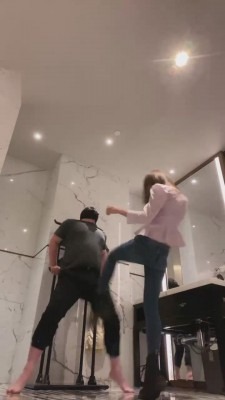 直播视频 《金在希》超美混血儿强制提档 [12分18秒]