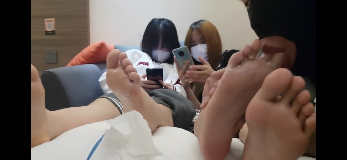 女王女主 沉浸式第一视角舔酸奶脚 [30分19秒]