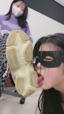 直播视频 《美离子》开发可爱女M-脏鞋臭棉袜羞辱 [48分56秒]