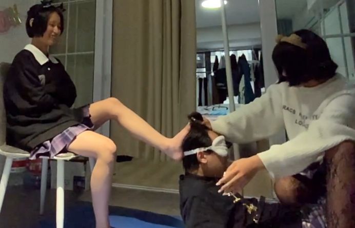 萝莉酱 精神小妹的调教足责辱骂 [48分56秒]