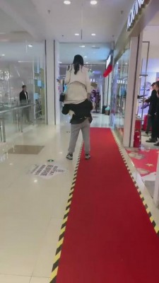 直播视频 《时安S》商场公开骑脖子骑马母狗 [35分22秒]