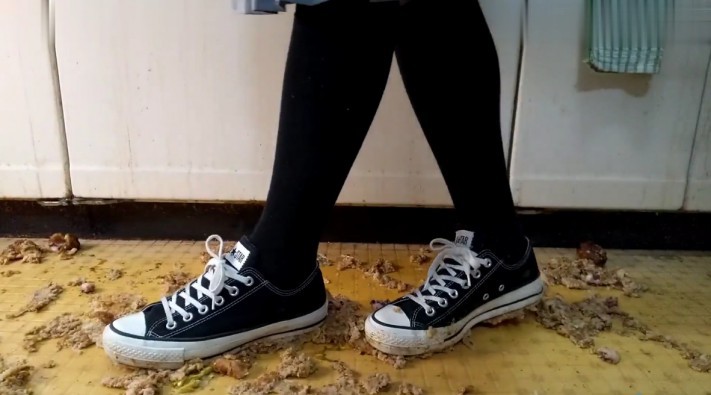 资讯|crush 12-2 JK无意识走踩汉堡包和章鱼烧 [9分43秒]