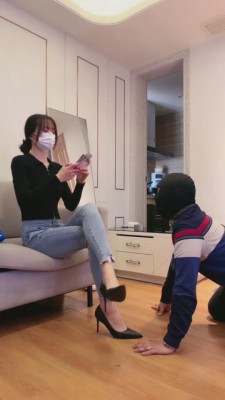 资讯|直播视频 《暴力美学》裤里丝高跟踩狗舍/鞋尖深喉 [48分56秒]