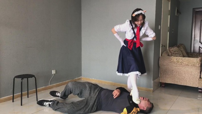 资讯|女王女主 洛丽塔美女踩踏调教 [13分12秒]