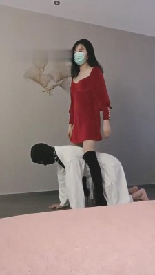直播视频 《上海糖糖老师》骑马羞辱小奶狗 [20分0秒]