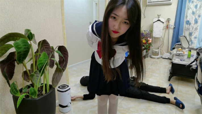 玉女工作室 小爱JK暴力踩踏 [48分56秒]
