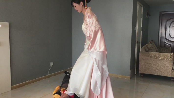 古装 古装控之唐服踩脖子 [13分12秒]