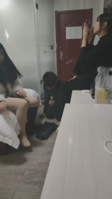 资讯|直播视频 《开发素人》被两位素人精神小妹虐待 [30分19秒]