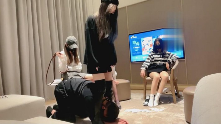 直播视频 《月影儿》精彩!4S空降玩虐狗游戏 [48分56秒]