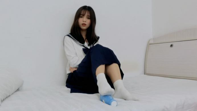 病娇工作室 《病娇》踩吐奶美脚喷射POV [17分26秒]