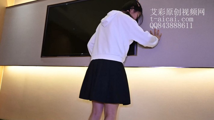 crush 新人娜娜白袜裸足踩黄瓜初尝试 [11分36秒]