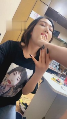 资讯|直播视频 《沐夏大大》开发一下闺蜜当m [32分35秒]