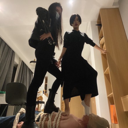 资讯|直播视频 伊茜S丹顶鹤无限全体重深喉踩喉踩脸 [48分56秒]