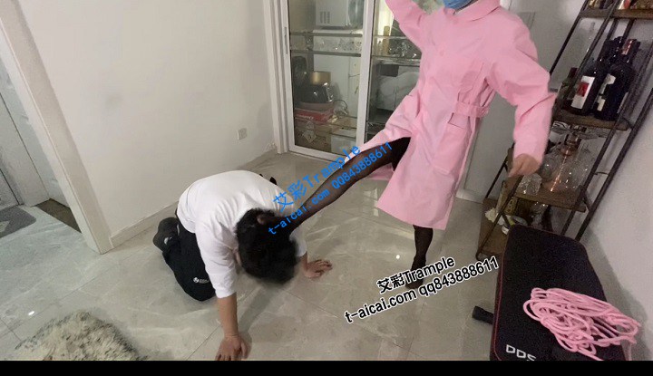女王女主 七月老师剧情化作白衣天使上门勒索贱狗 [32分35秒]
