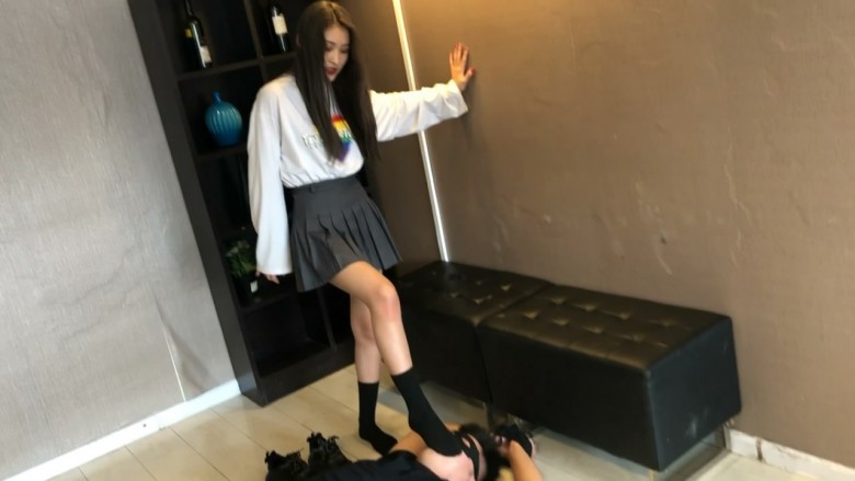 碎蛋娇娃 〖碎蛋娇娃〗学生妹的玩弄 [12分18秒]