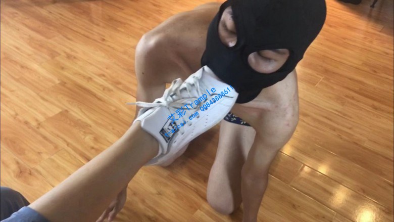 资讯|女王女主 凤仪亭 一潘兮羞辱耳光踢裆，舔脏鞋底 [48分56秒]