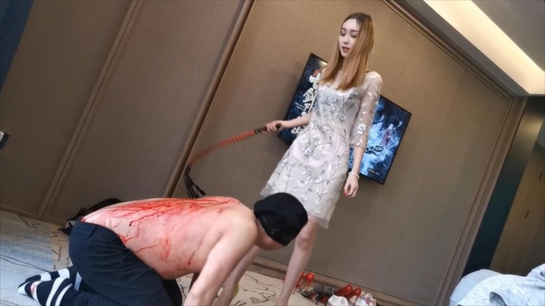 女王女主 冷美残忍血虐满身血 [48分56秒]