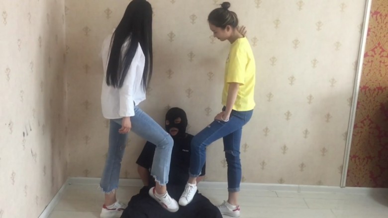 碎蛋娇娃 〖碎蛋娇娃〗好姐妹替闺蜜惩治变心渣男 [12分18秒]