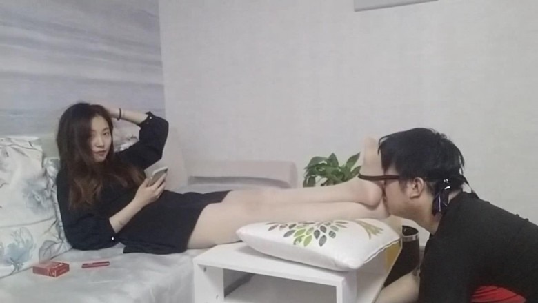 不良女学生 物业小姐丝袜脚无意识 [48分56秒]
