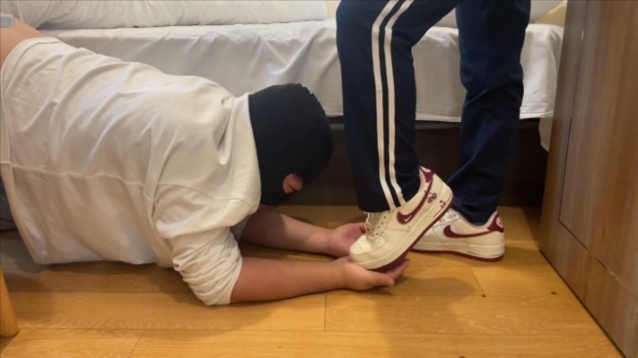 子怡工作室 《小鲨鱼殿下》剧情片：校霸女生霸凌班长（下） [48分56秒]