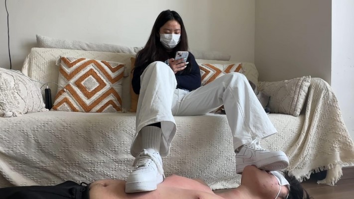 资讯|女王女主 《208宿舍》耐克空军玩弄小狗 [48分56秒]