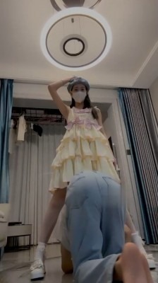 直播视频 《樱子大人》洛丽塔S-高跟白袜-转胯狗爬/揪耳朵/臭袜捂脸窒息 [32分35秒]