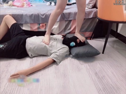 女王女主 车车脚尖下的猎杀时刻 [48分56秒]