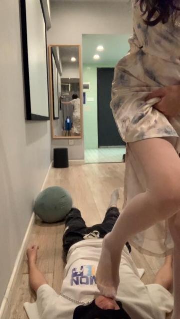 资讯|女王女主 梦露ep3 露露的口水沐浴 遛狗飞踹锁喉 [48分56秒]