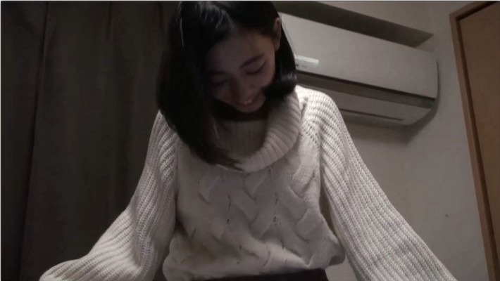 crush D-137日本小姐姐短裙白匡威帆布鞋踩食物 [9分43秒]