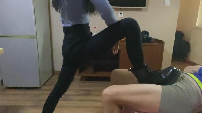 资讯|小思High踢 野蛮女房东系列五：房东阿晴的可怕的嫉妒心！ [17分26秒]