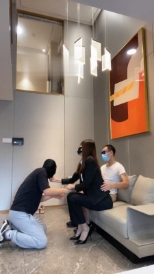 直播视频 《梵高》女白领羞辱绿帽老公《双视角版》 [30分19秒]