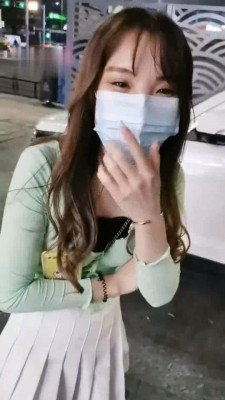 资讯|直播视频 《梵高》路人美女踩踏下跪专场 [23分37秒]