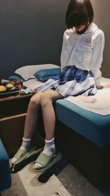 直播视频 《时安》带女奴足疗店按摩-素人《完整版》 [30分19秒]