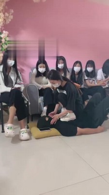 直播视频 《精神小妹》超强素人学生主群调 [30分19秒]